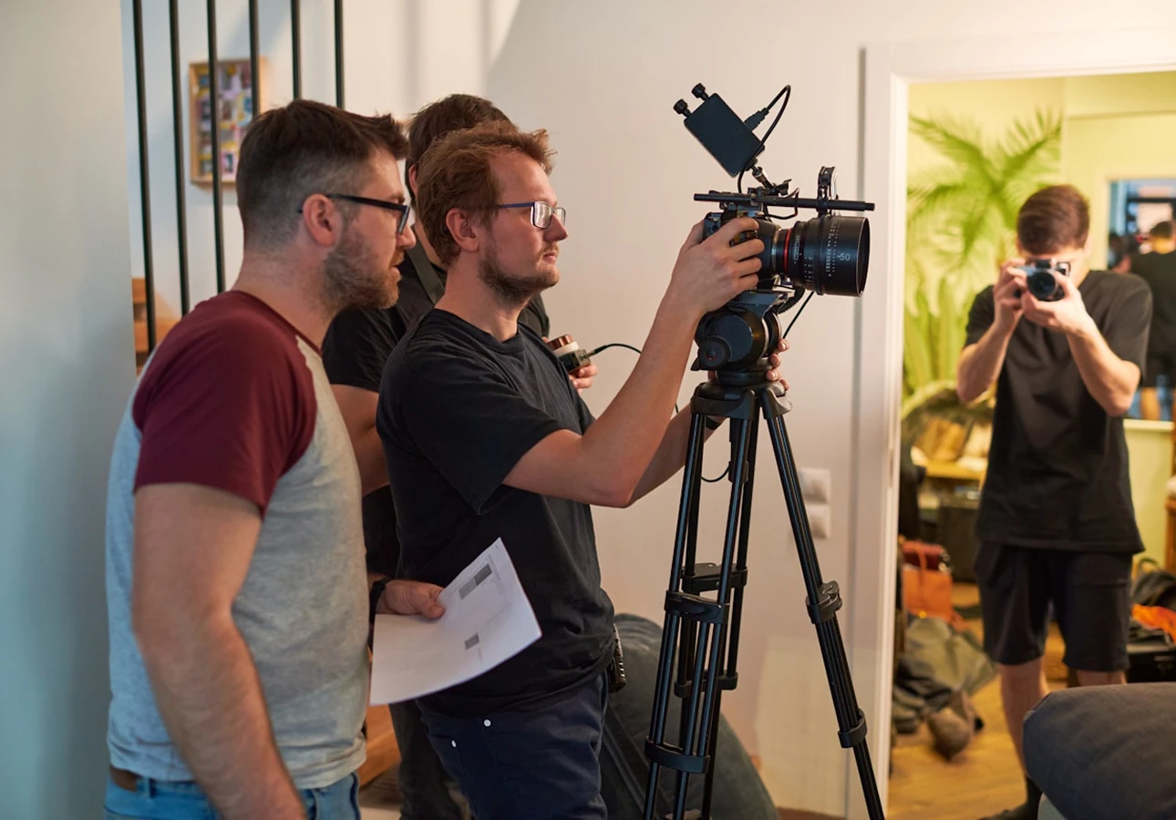 Professional filmmakers delivering stunning visual  ...